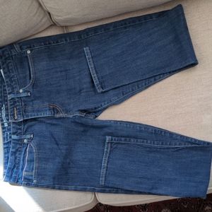 Levi's boyfriend jeans size 29